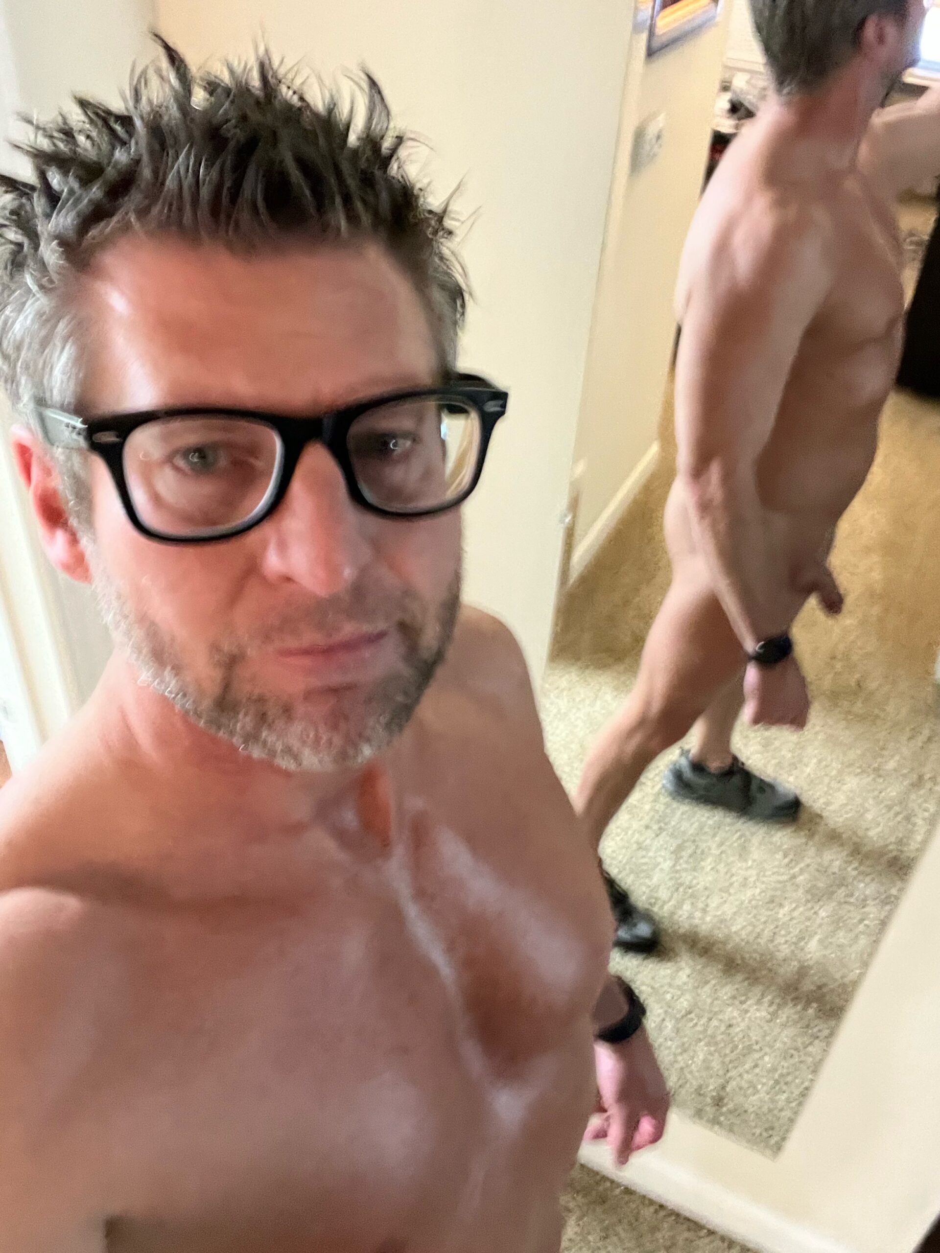 Nude at home selfie